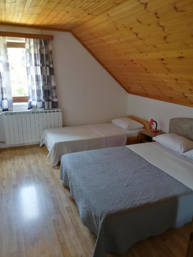 Guesthouse Zafran Smoljanac Exteriör bild