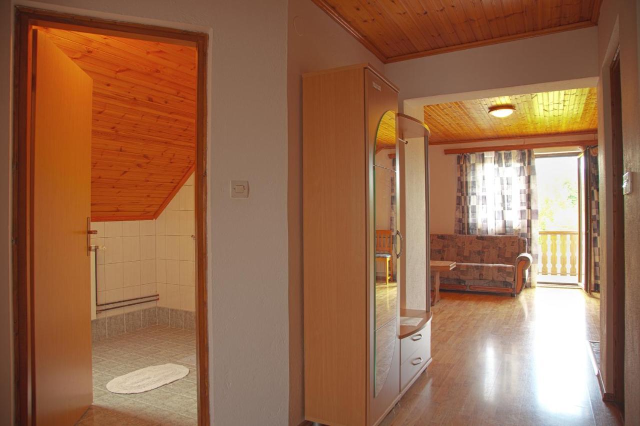 Guesthouse Zafran Smoljanac Rum bild